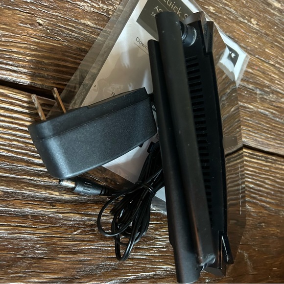 NETGEAR Router - Picture 4 of 8